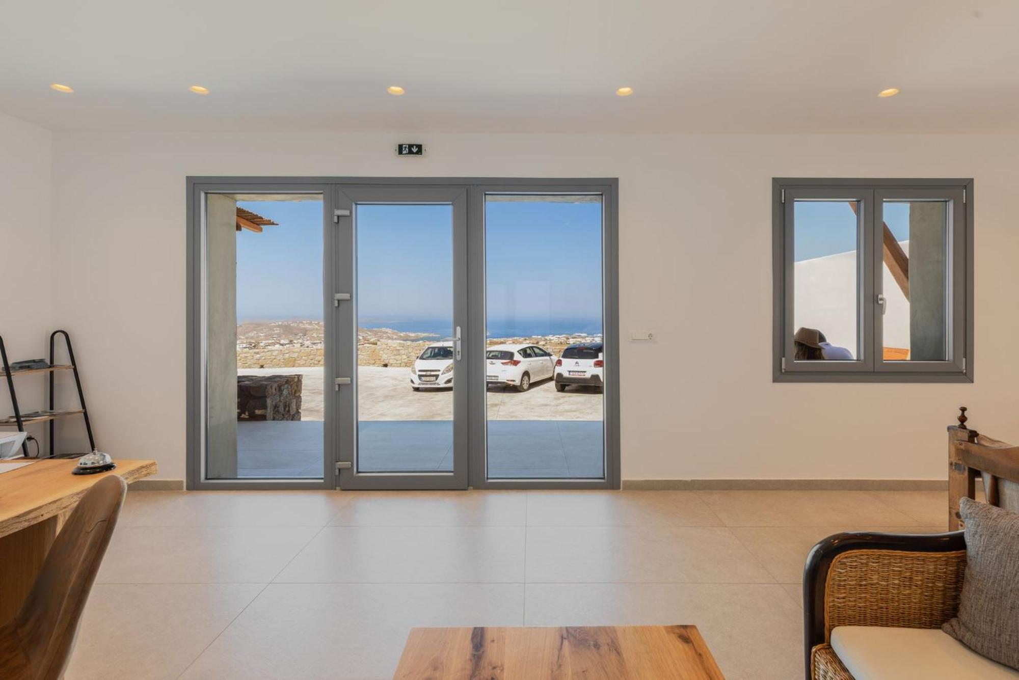 Sunset Hill Suites Mykonos Town ภายนอก รูปภาพ